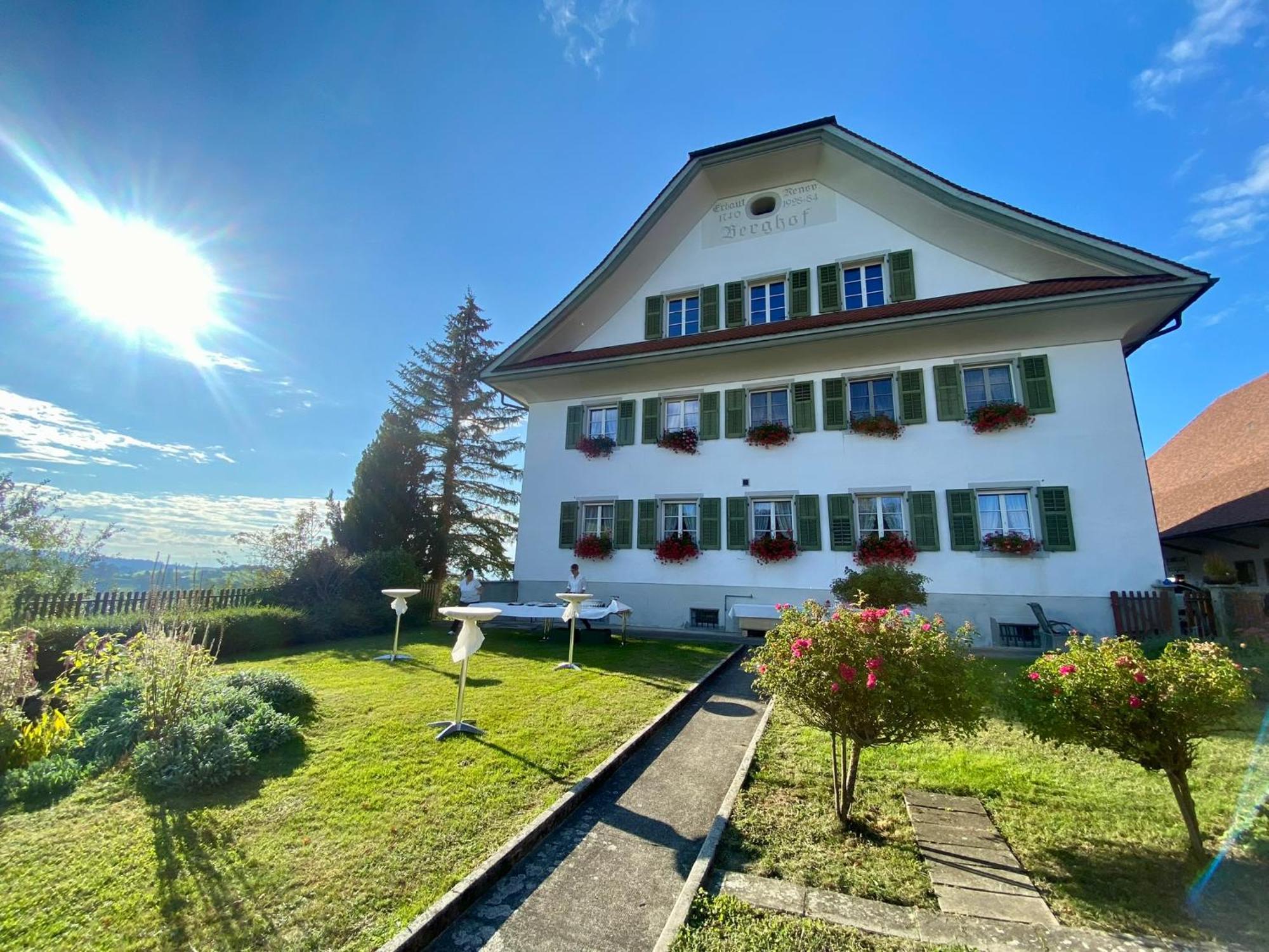 Berghof Erlebnis Ag Acomodação com café da manhã Pfaffnau Exterior foto